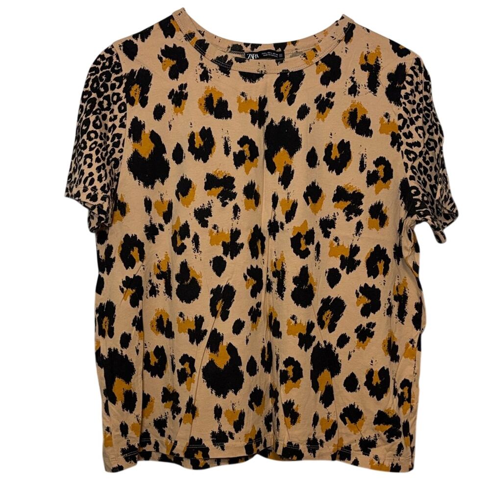 Zara Leopard Print Top Medium Animal Print Tee Relaxed Fit Trendy